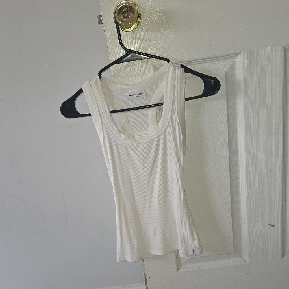 Elegant White Sleeveless Top
